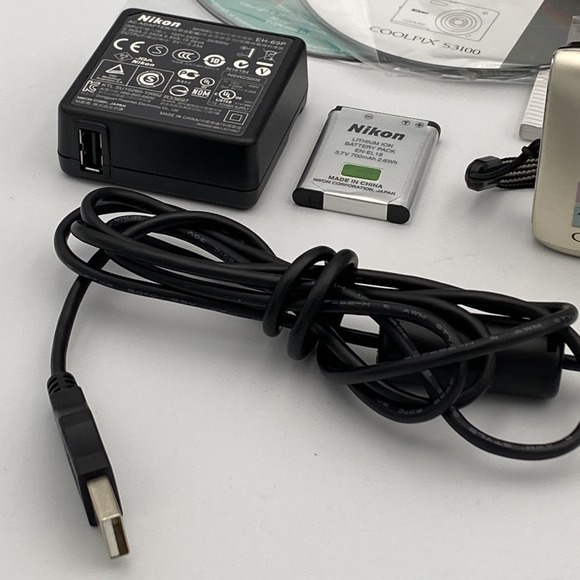 Nikon COOLPIX S3100 14.0MP Digital‎ Camera Silver Battery Charger AV  & Manual - Picture 3 of 16